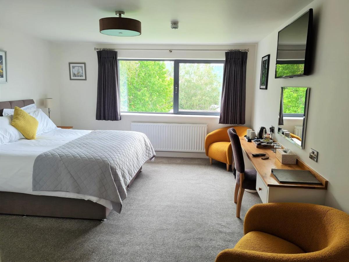 Camden Lodge B&B And Cottage เบรคอน ภายนอก รูปภาพ