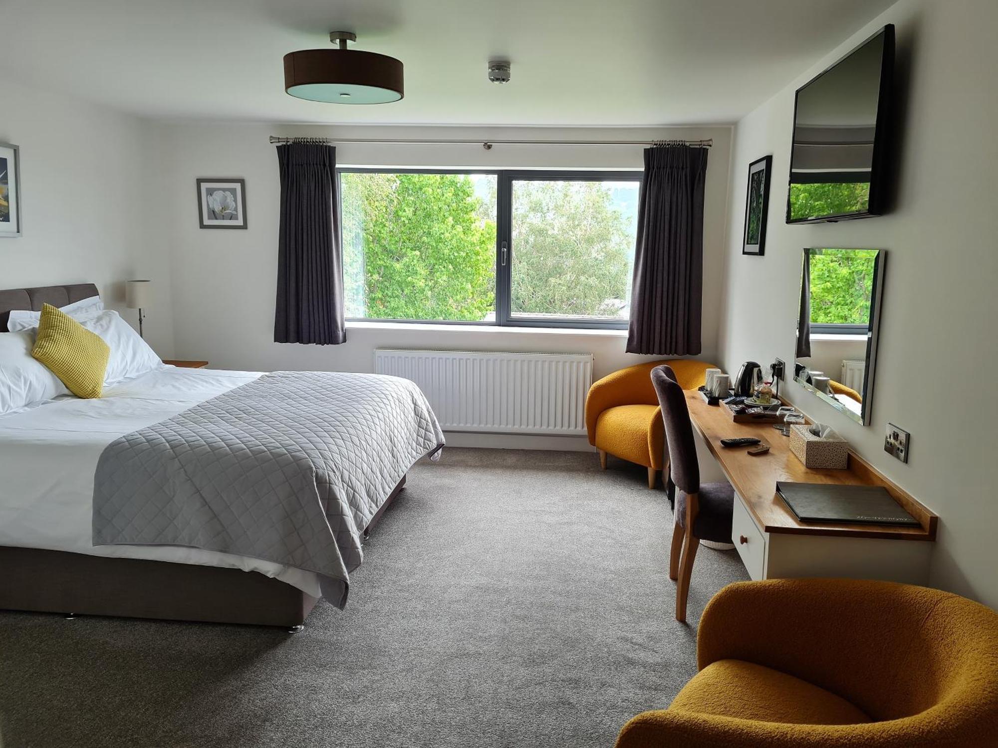 Camden Lodge B&B And Cottage เบรคอน ภายนอก รูปภาพ